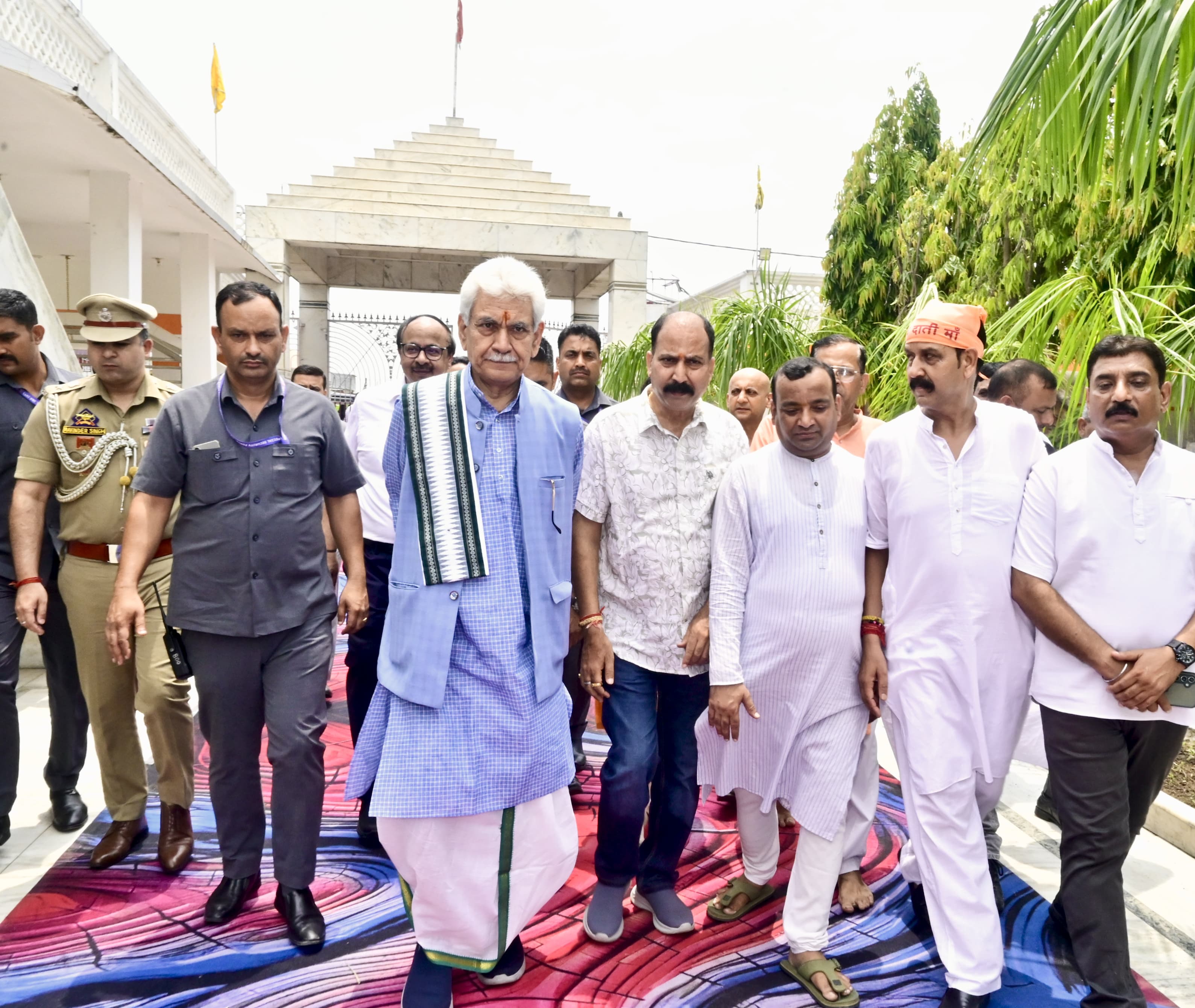 'Lieutenant Governor pays obeisance at Daati Maa Dev Sthan in border village of Changiya, Arnia Jammu'